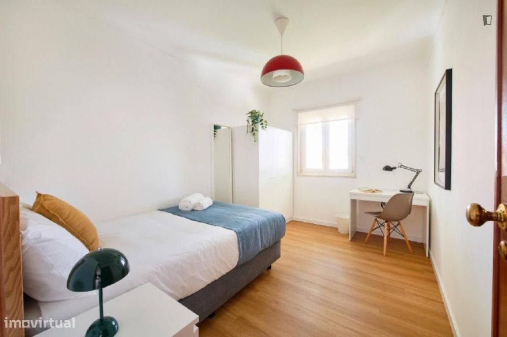 Quarto - localizado em Benfica Lisbon