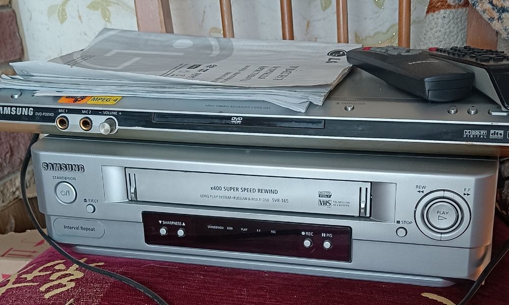 Відеомагнітофон та dvd