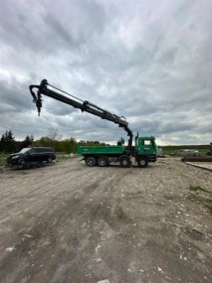 Usługi transportowe wywrotka z dźwigiem hds