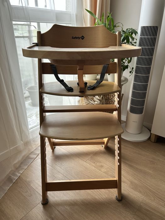 Krzeselko drewniane do karmienia Safety 1st