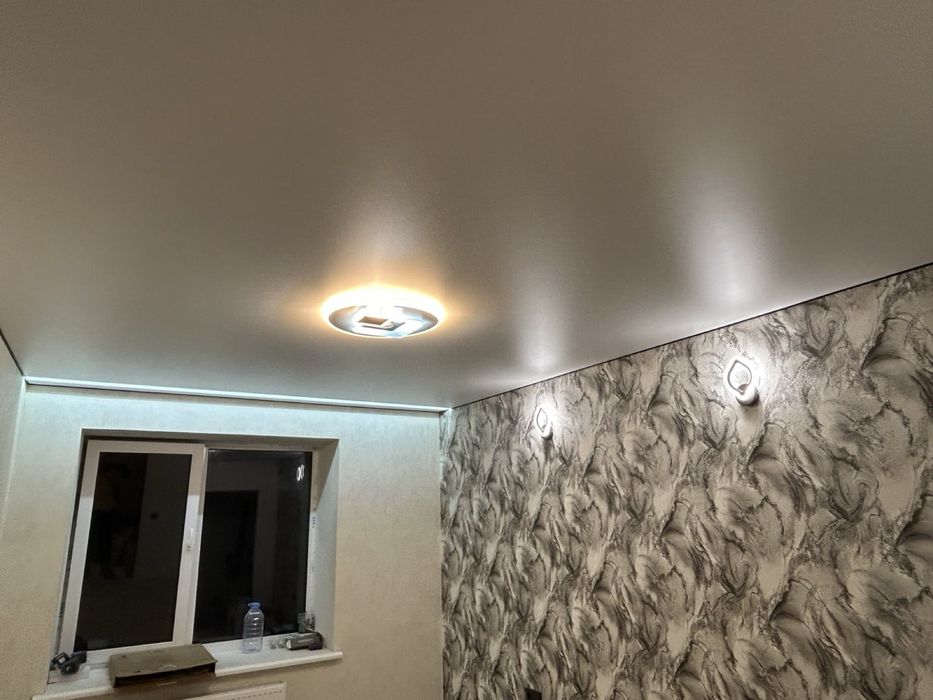 Натяжні стелі 250 м2