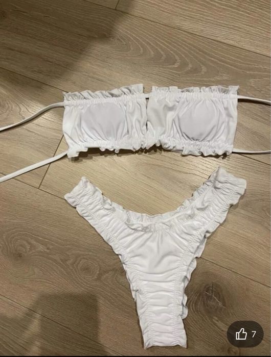 Biale bikini stroj kapielowy