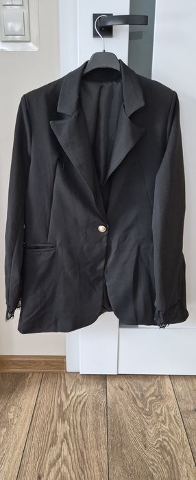 Marynarka czarna z koronką