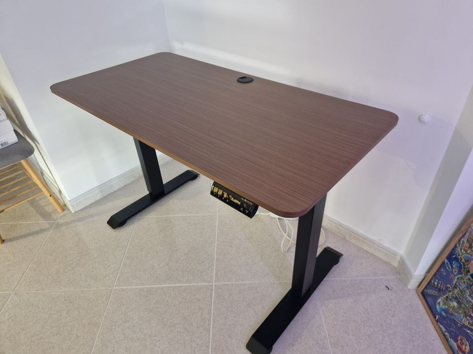 Mesa 120x60 com altura regulável