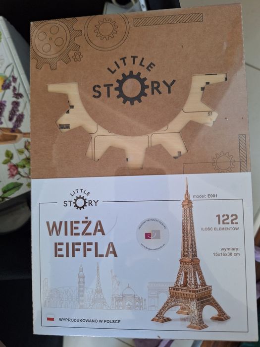 Wieża Eiffla 122 elementy 15x16x38 cm