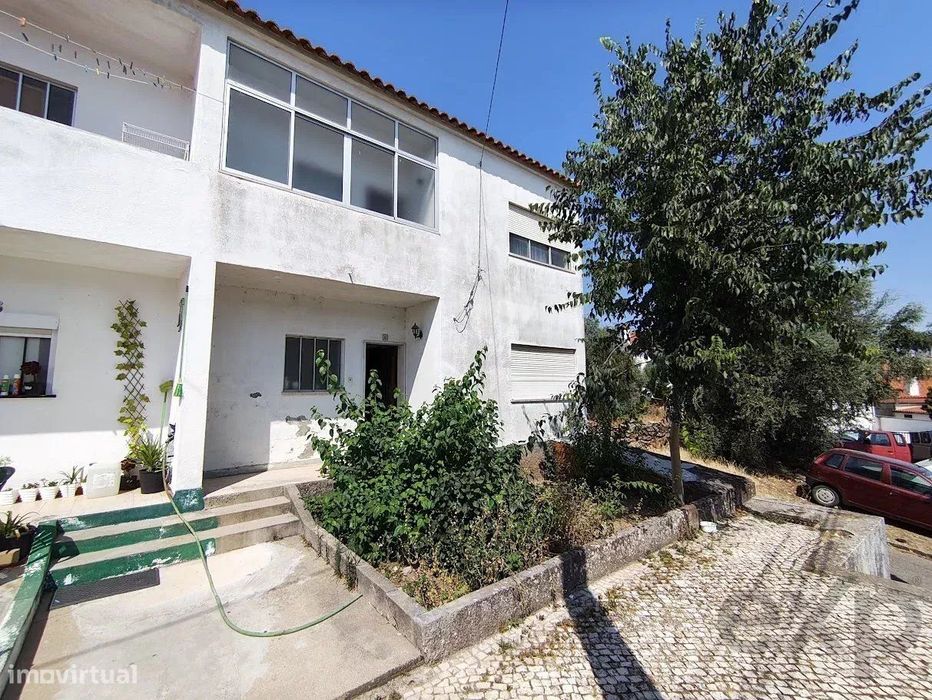 Moradia de 3 quartos com quintal em Nisa, 119 m²