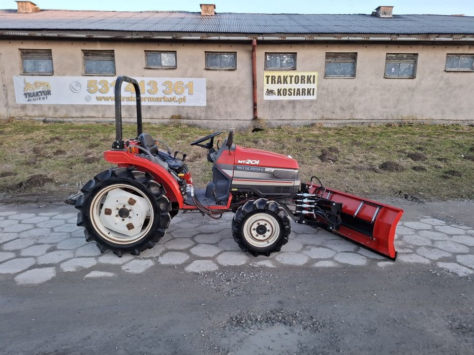 Traktorek japoński 4x4 Mitsubishi MT 201 z pługiem do śniegu  rewers