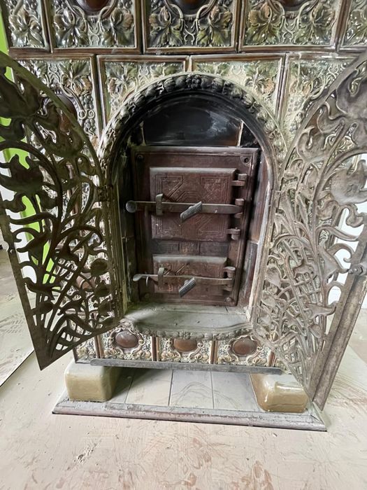 Zdobiony piec kaflowy