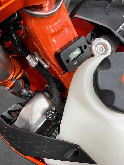 Мотоцикл STN V8 Motard