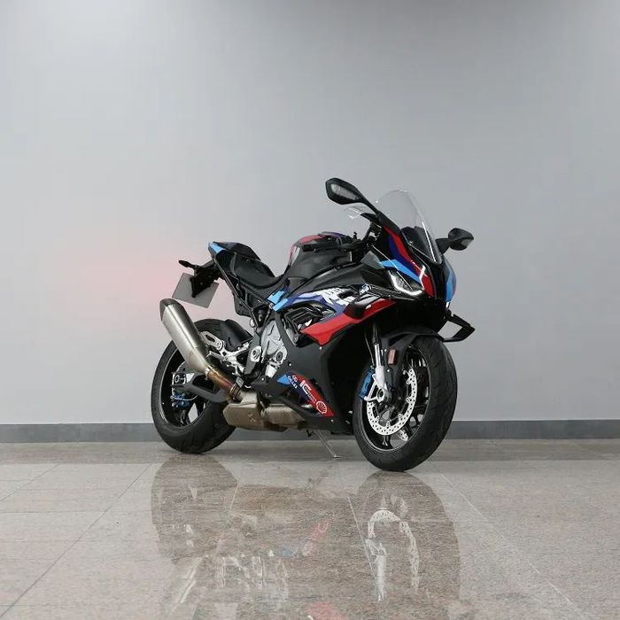 BMW M 1000 RR
