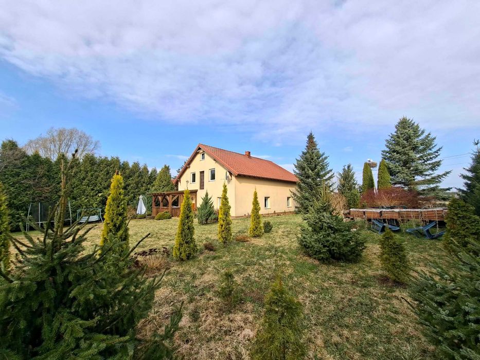 Sprzedam 49 ha gruntów rolnych z budynkami gospodarczymi