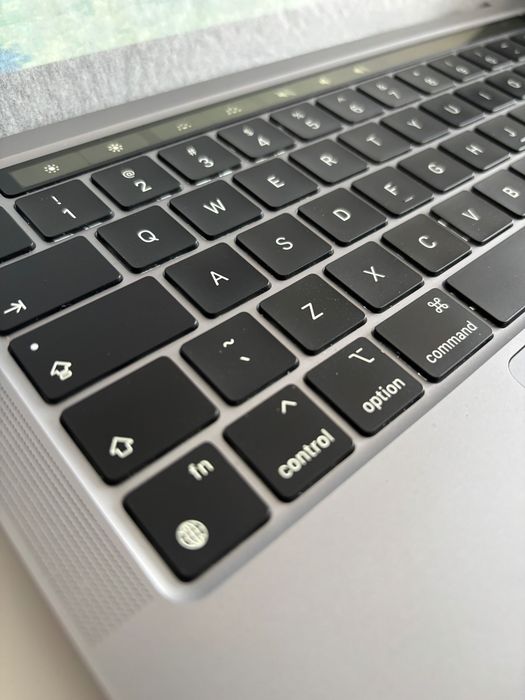 Apple Macbook Pro 13” M1 16GB Ram, 512GB Dysk