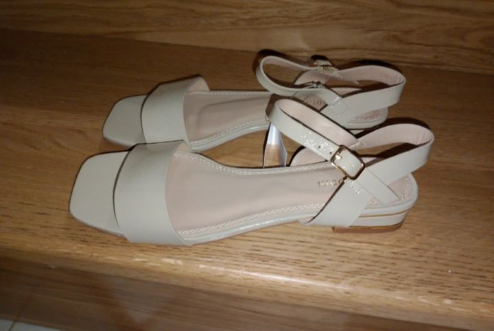 Sandały lekkie rozmiar 38