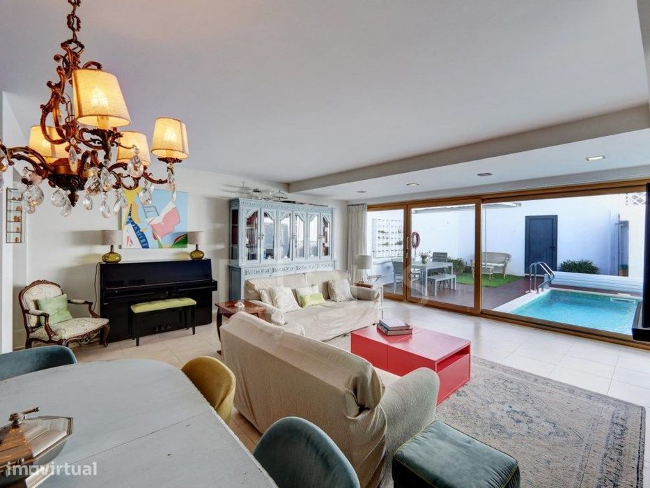 Moradia Geminada T5 Ajuda com piscina e jardim privativo