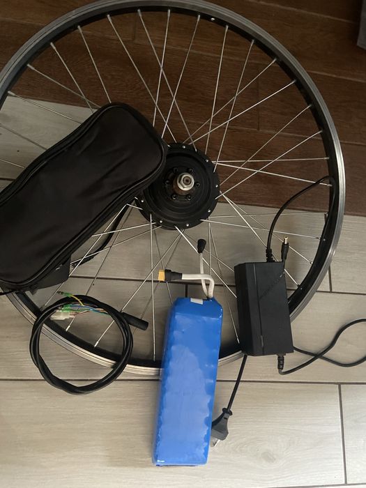 Майже новий мотор колесо для електровелосипеда та акумулятор..