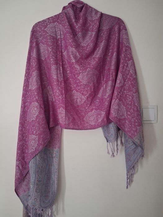 *Pashmina szal damski.