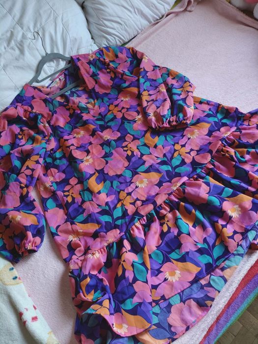 Śliczna damska sukienka