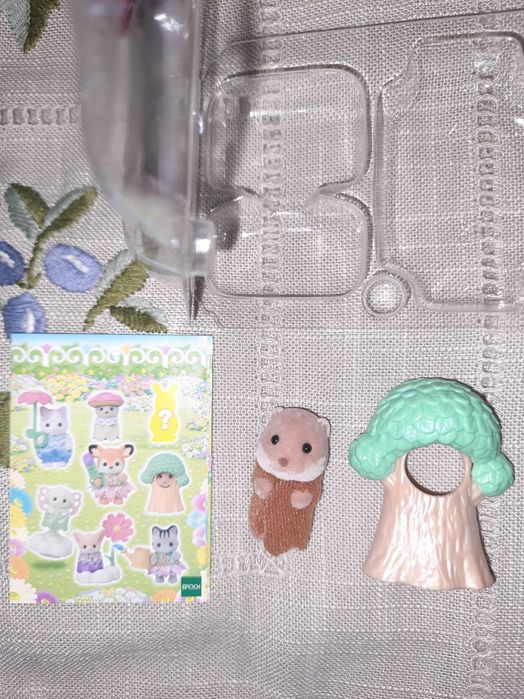 Дві колекційні іграшки-cюрпризи Sylvanian Fammiles.Можна на обмін