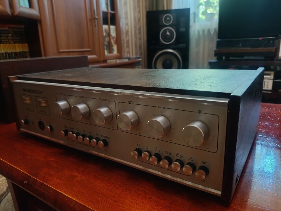 Усилитель Одиссей 002 с акустикой