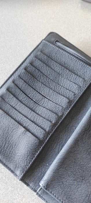 VENDO Carteira em pele sintetica