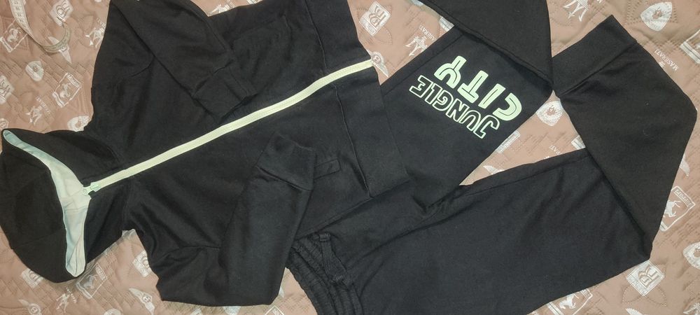 Спортивний костюм на 6-7 років