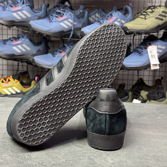 ОРИГІНАЛ 100% 46р. Темні чоловічі кросівки Adidas Gazelle GQ2809