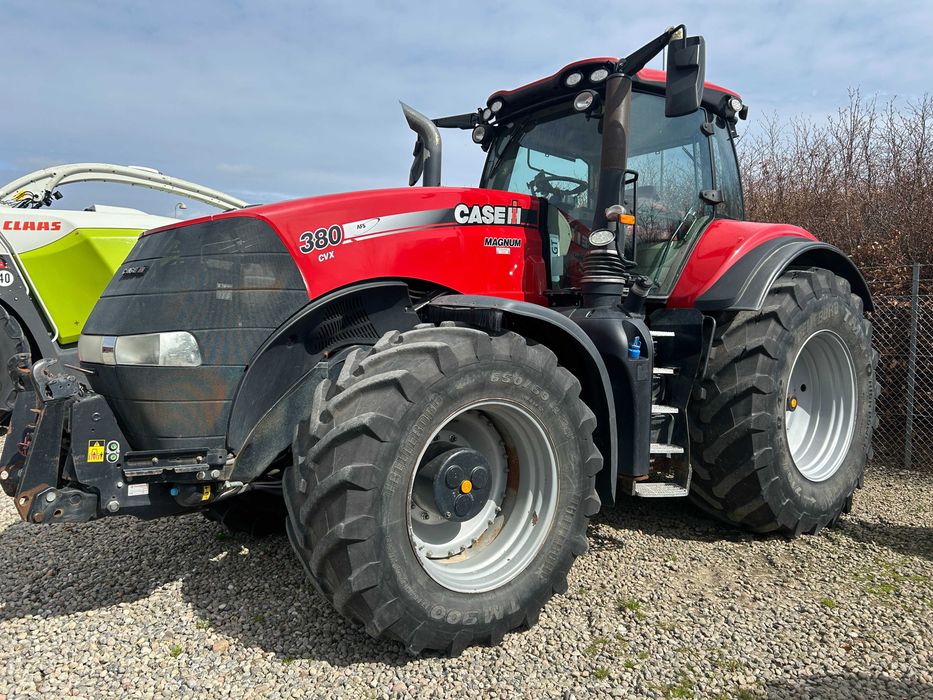 Трактор CASE IH Magnum 380 CVX: 127 000 € - Трактор