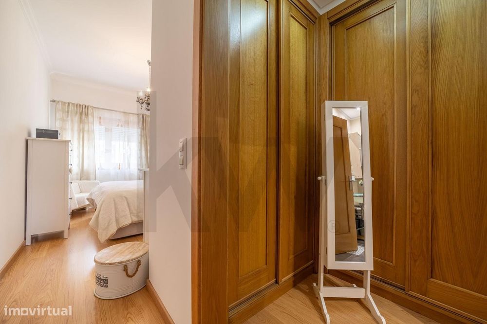 Apartamento T3 com Suite, Arrecadação e Garagem para 3 Carros