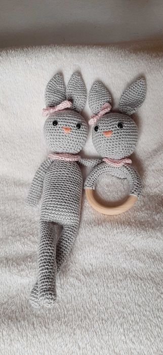 Boneco e chocalho em crochet