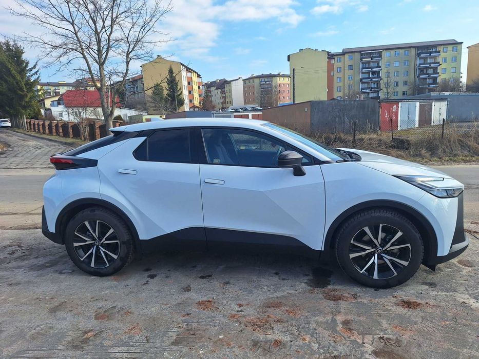 Toyota chr  1 .8 hybrid style 2024