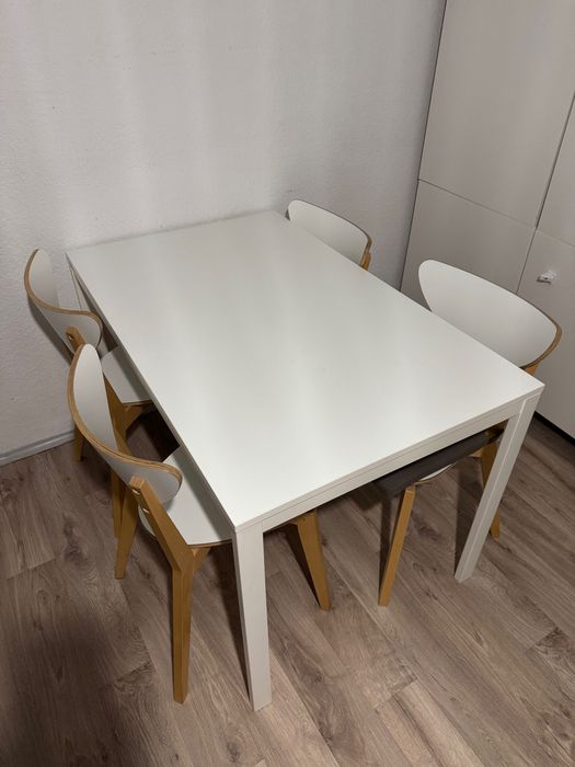 Stół rozkładany + 4 krzesła