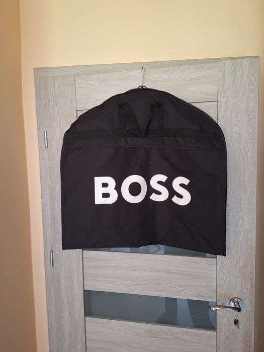Pokrowiec na garnitur Boss