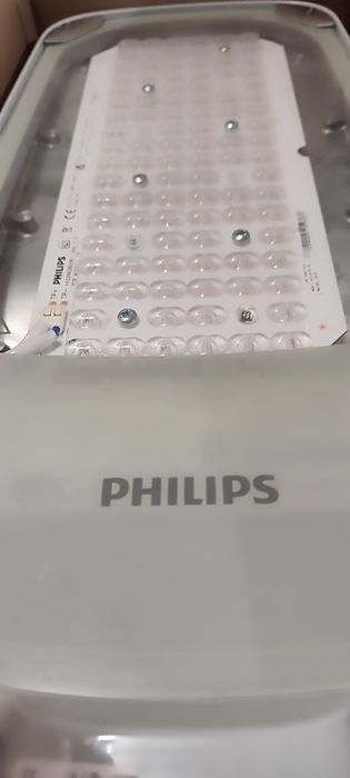 Lampa Philips Malaga LED coreline