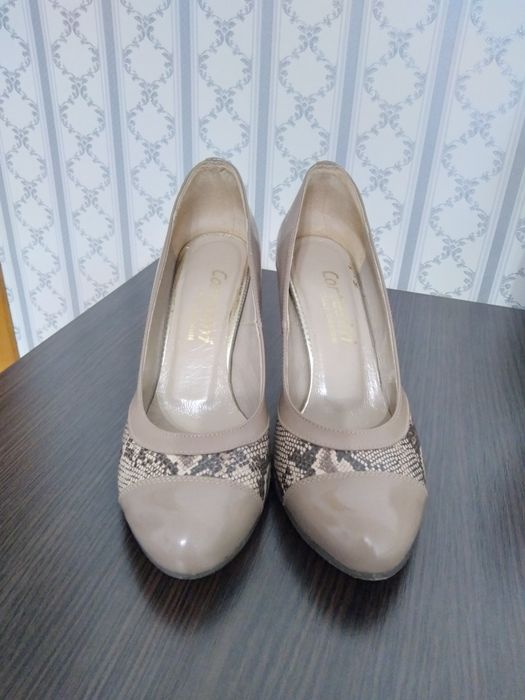 Продам лаковые туфли
