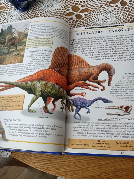 Wielka księga dinozaurów