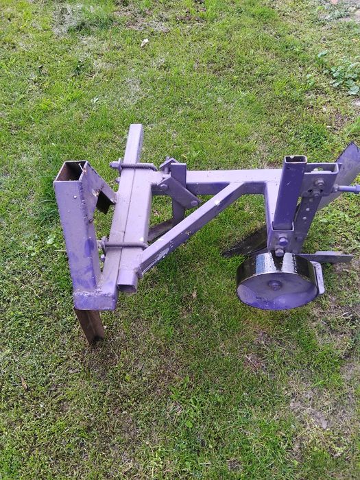 Плуг с предплужником