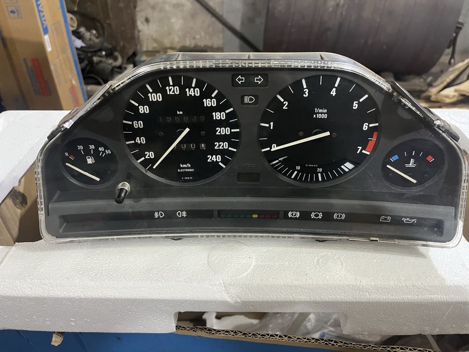 Бмв е30 щиток приборов