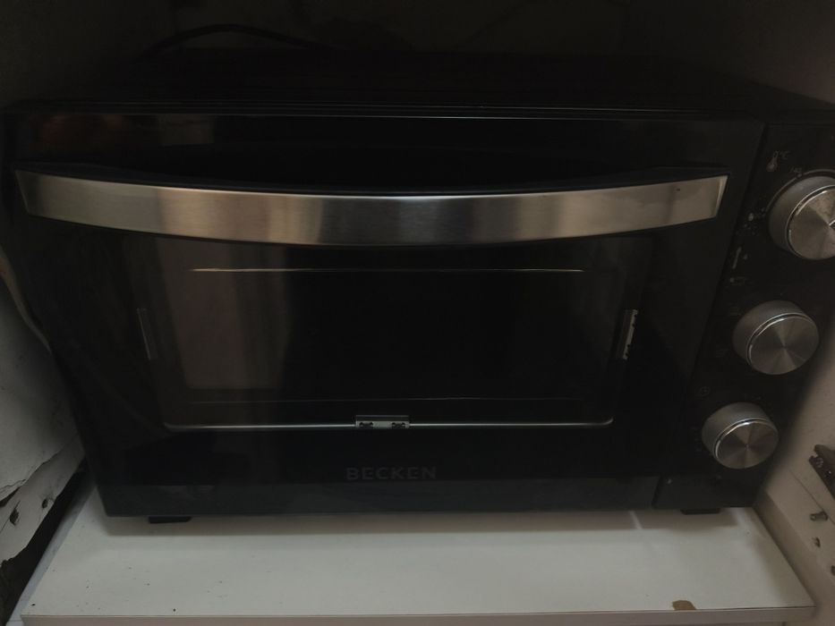 Forno elétrico Becken 46 L.