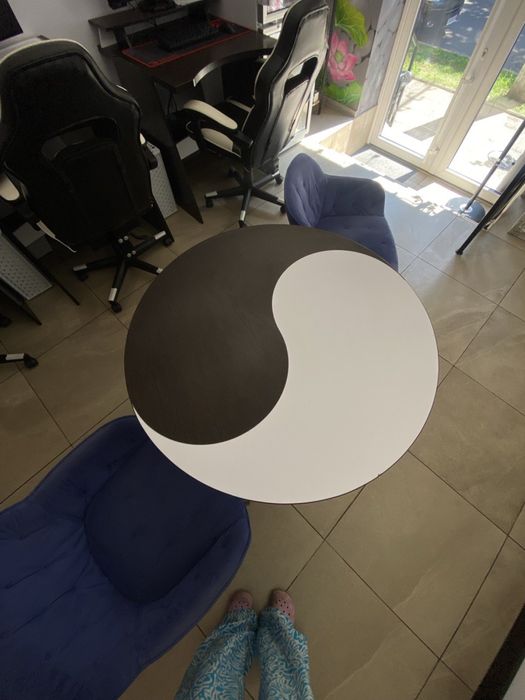 Продам столик Инь Янь