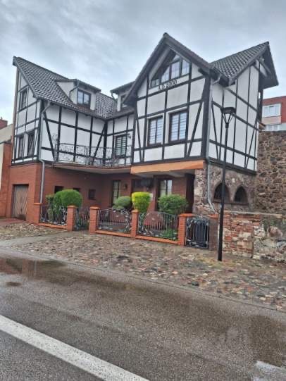 Dom nad jeziorem Barlineckim