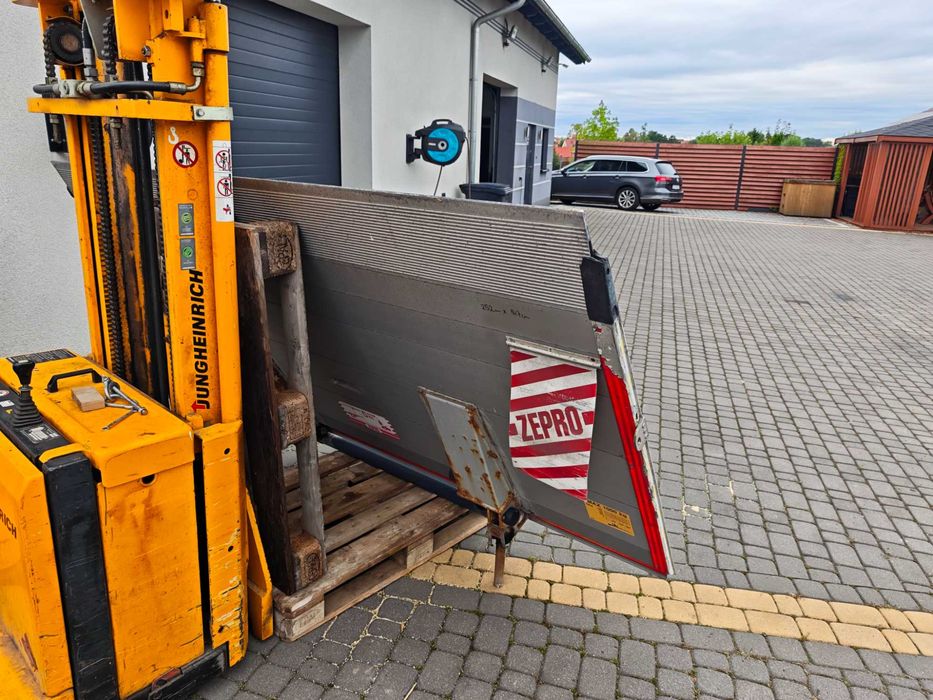 Aluminiowa platforma Najazd Winda Zepro Masywna 1000kg 252x147cm