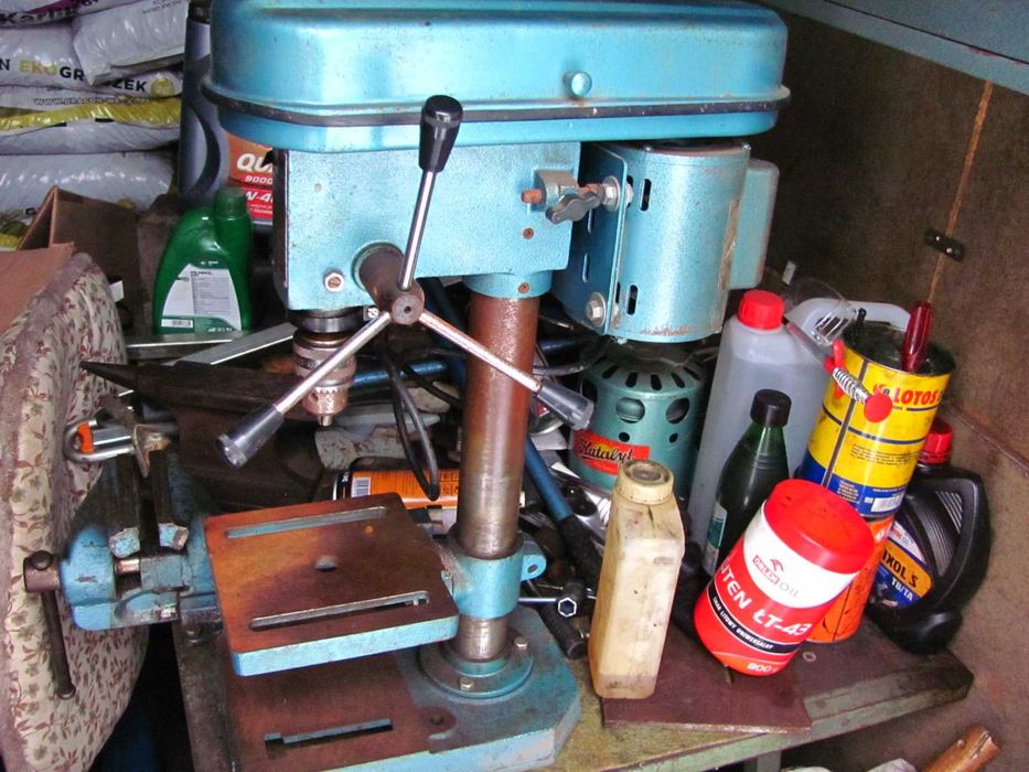 Sprzedam - Starodawna używana wiertarka stołowa zasilanie na 230V