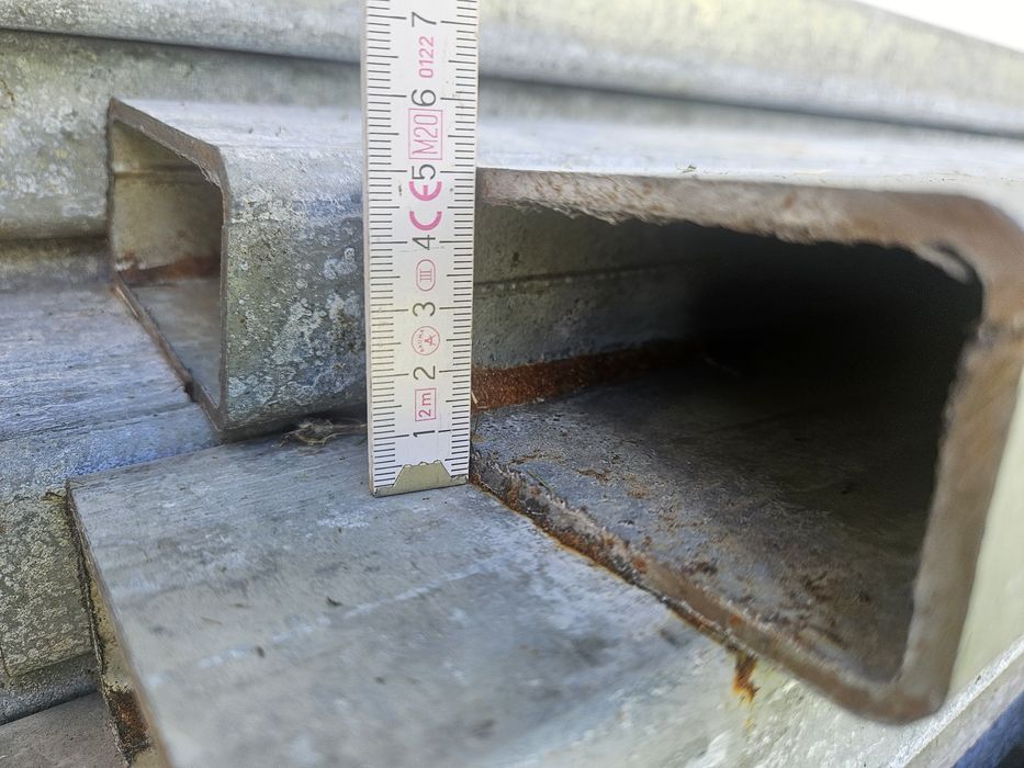 Sprzedam słupki profile ocynkowane.