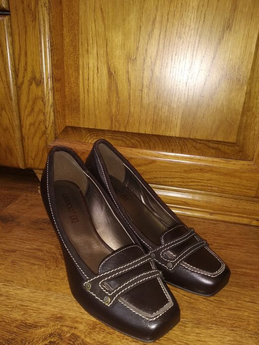 Шкіряні туфлі