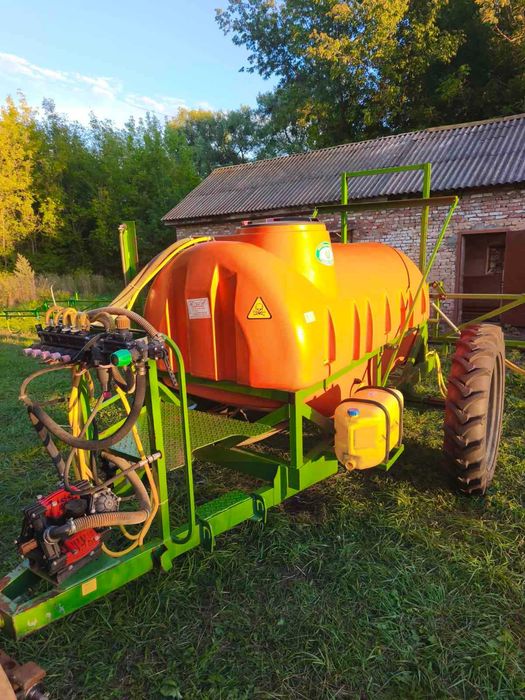 Оприскувас причіпний