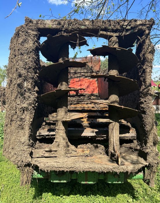 Rozrzutnik obornika 8t