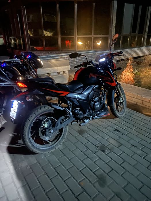 Продам мотоцикл tvs apache200