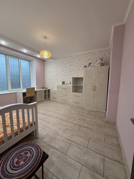 Продам 3-х кімнатну центр