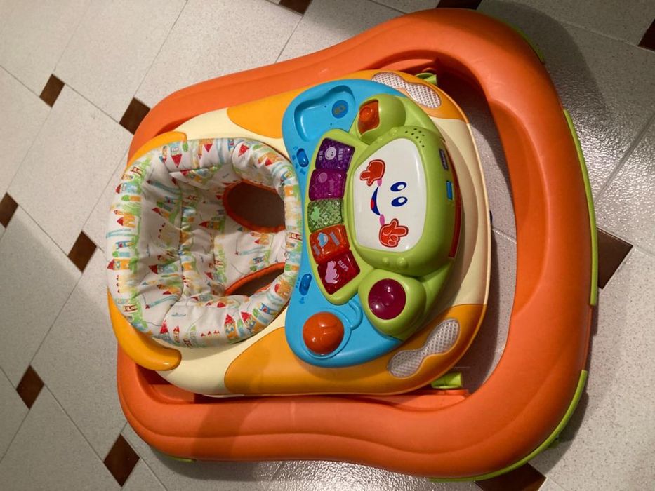 Andarilho bebé marca Chico