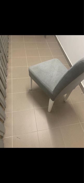 Stol dembowy i 6 krzesel